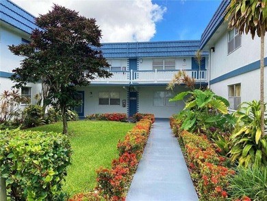 Explore this charming 1-bedroom, 1.5-bath condo on the second on Kings Point Golf -Flanders Way in Florida - for sale on GolfHomes.com, golf home, golf lot