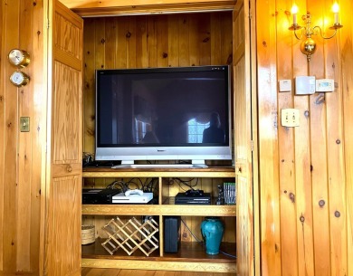 Log Home Lovers, this is your chance to have a circa 2003 log on Hermitage Club Golf Course in Vermont - for sale on GolfHomes.com, golf home, golf lot