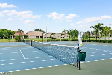 WOW! This convenient *in town* location 5B/3Ba home w/a Huge on Cross Creek Country Club in Florida - for sale on GolfHomes.com, golf home, golf lot