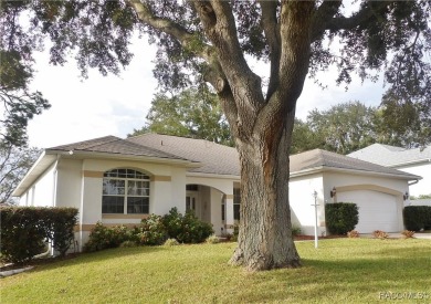 Looking for a nice size home in Laurel Ridge this may be the one on Twisted Oaks Golf Club in Florida - for sale on GolfHomes.com, golf home, golf lot