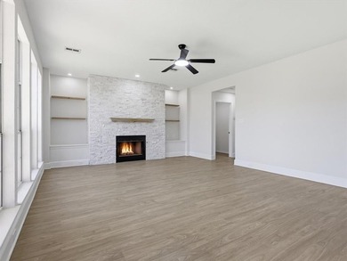 Gorgeous fully remodeled 4 bedroom 2.5 bath home with fresh on Indian Creek Golf Club in Texas - for sale on GolfHomes.com, golf home, golf lot