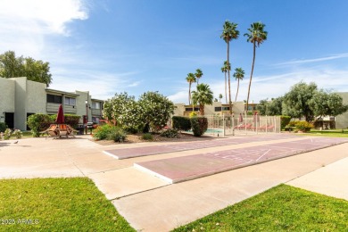 Scottsdale Beauty! Beautiful remodeled condo in a prime location on The Phoenician  in Arizona - for sale on GolfHomes.com, golf home, golf lot