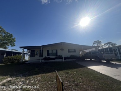 Great curb appeal. This 2 bedroom 2 bath has room to spread out on High Point Golf Club, Inc. in Florida - for sale on GolfHomes.com, golf home, golf lot