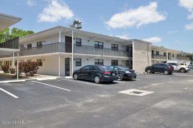 An affordable 2 bedroom, 2 bath condo unit on the 1st floor in a on Daytona Beach Golf Club in Florida - for sale on GolfHomes.com, golf home, golf lot