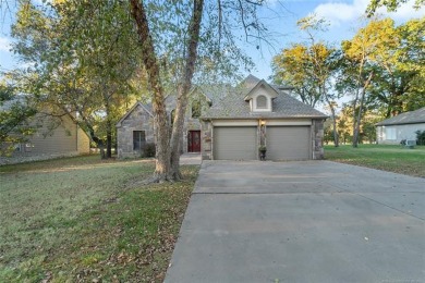 Welcome Home.  2.5% assumable loan!  This is a wonderful on The Coves Golf Course in Oklahoma - for sale on GolfHomes.com, golf home, golf lot