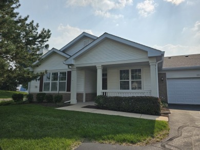 Well maintained 2 bdrm, 2 bath Ellison model with newer easy on Carillon Lakes 3 Hole Course in Illinois - for sale on GolfHomes.com, golf home, golf lot