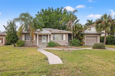 Under contract-accepting backup offers. Location! Location! on The Renaisssance Vinoy Golf Club in Florida - for sale on GolfHomes.com, golf home, golf lot