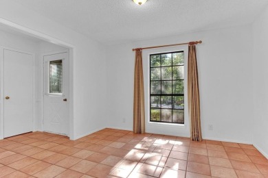 Welcome to this Traditional 3 bedroom, 2 bathroom home nestled on Hide-A-Way Lake Golf Course in Texas - for sale on GolfHomes.com, golf home, golf lot