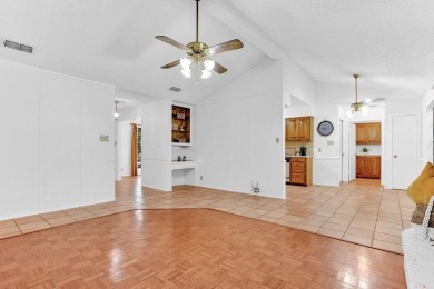 Welcome to this Traditional 3 bedroom, 2 bathroom home nestled on Hide-A-Way Lake Golf Course in Texas - for sale on GolfHomes.com, golf home, golf lot