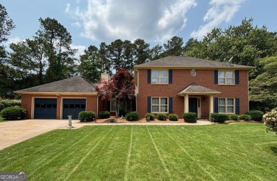 Peachtree City 4BR/2.5 BA Brick front home sits lovely on this on Braelinn Golf Club in Georgia - for sale on GolfHomes.com, golf home, golf lot