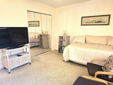 2/2 DELUXE MODEL IN EXCELLENT CONDITION,TURN-KEY, CLEAN AND MOVE on Wynmoor Golf Course in Florida - for sale on GolfHomes.com, golf home, golf lot