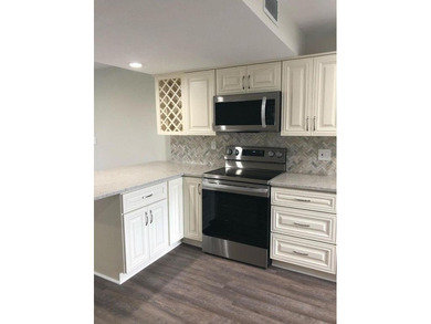 OWNER SAYS SELL! DRASTICE PRICE REDUCTION FOR QUICK SALE! on Fountains Golf and Country Club in Florida - for sale on GolfHomes.com, golf home, golf lot