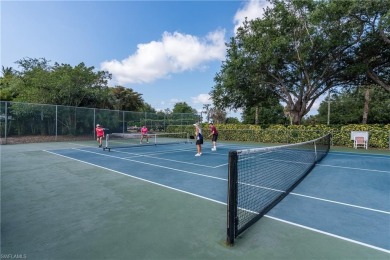 Worthington Country Club 2 bed/2 bath first floor condo with on Worthington Country Club in Florida - for sale on GolfHomes.com, golf home, golf lot