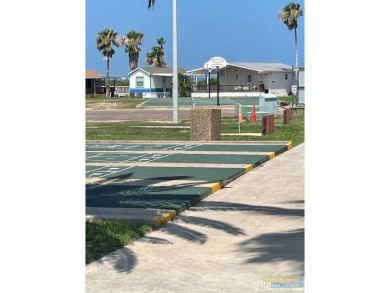 Looking for your vacation getaway close to the beach that is on Long Island Golf Course in Texas - for sale on GolfHomes.com, golf home, golf lot
