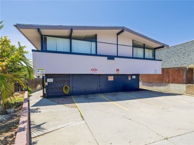 On the market for the first time in over 20 years, this on Rolling Hills Country Club in California - for sale on GolfHomes.com, golf home, golf lot