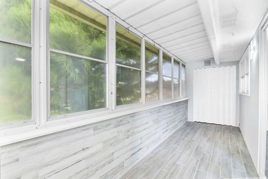 Like new 2 Br 2 full bath, condo with open kitchen featuring on Kings Point Golf - Executive in Florida - for sale on GolfHomes.com, golf home, golf lot