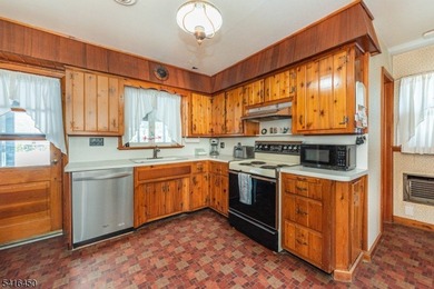 Welcome to 63 Chestnut Drive in highly desirable Packanack Lake! on Packanack Golf Club in New Jersey - for sale on GolfHomes.com, golf home, golf lot