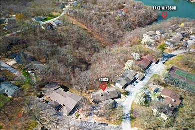 Welcome to this charming 2-bedroom, 2.5-bath low maintenance on Bella Vista Country Club - Berksdale in Arkansas - for sale on GolfHomes.com, golf home, golf lot