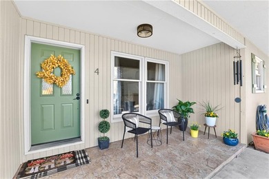 Welcome to this charming 2-bedroom, 2.5-bath low maintenance on Bella Vista Country Club - Berksdale in Arkansas - for sale on GolfHomes.com, golf home, golf lot