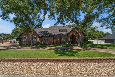 Welcome to this beautifully maintained home in the highly on Nutcracker Golf Club in Texas - for sale on GolfHomes.com, golf home, golf lot
