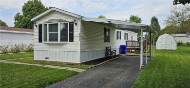 G R E A T   N E W   P R I C E!   This is lovely 3 bedroom on Winding Creek Executive Course in New York - for sale on GolfHomes.com, golf home, golf lot