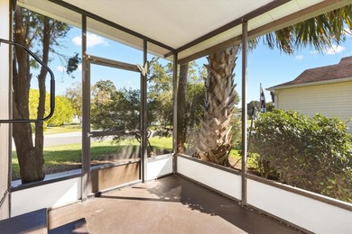 The beautiful weather is here, you should be too! This adorable on El Diablo Executive Golf Course in Florida - for sale on GolfHomes.com, golf home, golf lot