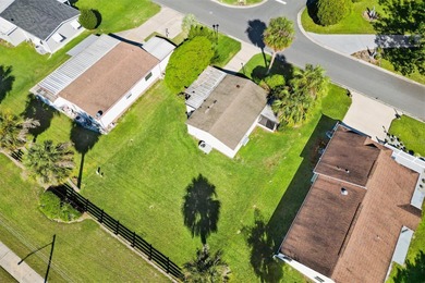 The beautiful weather is here, you should be too! This adorable on El Diablo Executive Golf Course in Florida - for sale on GolfHomes.com, golf home, golf lot