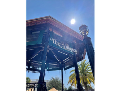 The beautiful weather is here, you should be too! This adorable on El Diablo Executive Golf Course in Florida - for sale on GolfHomes.com, golf home, golf lot