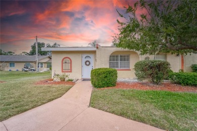 BRING ALL OFFERS! This 2 bedroom, 2 bathroom Kings Point Mansard on Kings Point Executive Golf Course in Florida - for sale on GolfHomes.com, golf home, golf lot