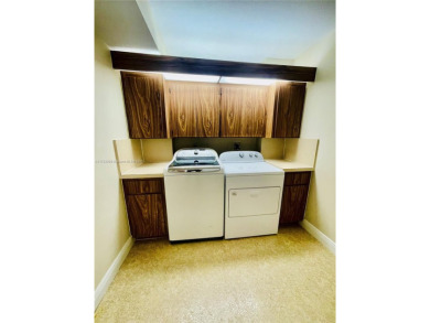 Spacious 2 bed 2 bath plus extra room! Clean & Bright unit on The Country Club At Boca Raton in Florida - for sale on GolfHomes.com, golf home, golf lot