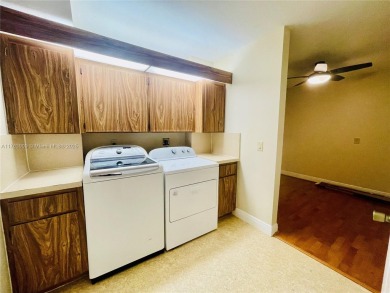 Spacious 2 bed 2 bath plus extra room! Clean & Bright unit on The Country Club At Boca Raton in Florida - for sale on GolfHomes.com, golf home, golf lot