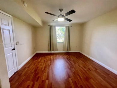 Spacious 2 bed 2 bath plus extra room! Clean & Bright unit on The Country Club At Boca Raton in Florida - for sale on GolfHomes.com, golf home, golf lot