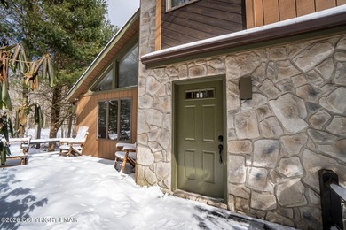 RESORT LIVING AT ITS FINEST! Immaculate Lake Harmony home offers on Split Rock Resort and Country Club in Pennsylvania - for sale on GolfHomes.com, golf home, golf lot