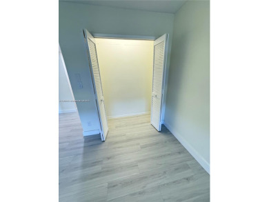 Spacious 3BR/2BA condo with 1,620 sq ft of bright, airy living on Oaks Country Club in Florida - for sale on GolfHomes.com, golf home, golf lot