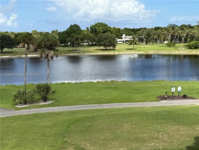 Spacious 3BR/2BA condo with 1,620 sq ft of bright, airy living on Oaks Country Club in Florida - for sale on GolfHomes.com, golf home, golf lot