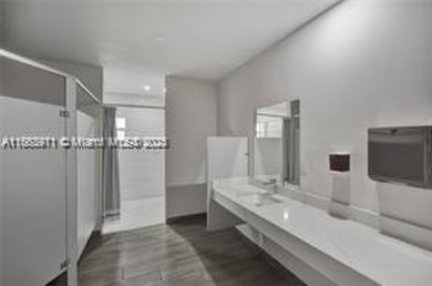 Spacious 3BR/2BA condo with 1,620 sq ft of bright, airy living on Oaks Country Club in Florida - for sale on GolfHomes.com, golf home, golf lot