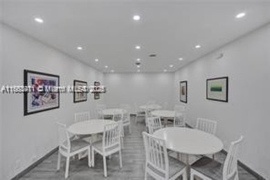 Spacious 3BR/2BA condo with 1,620 sq ft of bright, airy living on Oaks Country Club in Florida - for sale on GolfHomes.com, golf home, golf lot