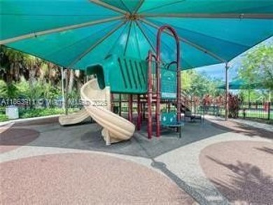 Spacious 3BR/2BA condo with 1,620 sq ft of bright, airy living on Oaks Country Club in Florida - for sale on GolfHomes.com, golf home, golf lot
