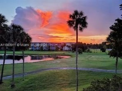 Spacious 3BR/2BA condo with 1,620 sq ft of bright, airy living on Oaks Country Club in Florida - for sale on GolfHomes.com, golf home, golf lot