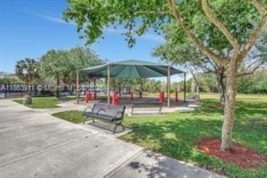Spacious 3BR/2BA condo with 1,620 sq ft of bright, airy living on Oaks Country Club in Florida - for sale on GolfHomes.com, golf home, golf lot