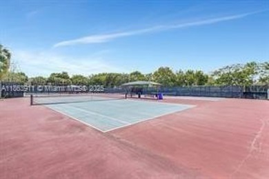 Spacious 3BR/2BA condo with 1,620 sq ft of bright, airy living on Oaks Country Club in Florida - for sale on GolfHomes.com, golf home, golf lot