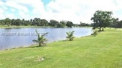 Spacious 3BR/2BA condo with 1,620 sq ft of bright, airy living on Oaks Country Club in Florida - for sale on GolfHomes.com, golf home, golf lot