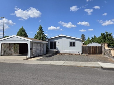 Welcome to the very desirable Golfside Park! Where this spacious on Bend Golf and Country Club in Oregon - for sale on GolfHomes.com, golf home, golf lot