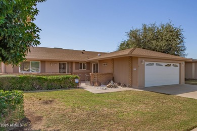 Welcome to this fully furnished charming 2-bedroom Gemini home on Sun City Country Club in Arizona - for sale on GolfHomes.com, golf home, golf lot
