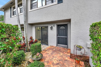 Welcome to this spacious and elegant 2-bedroom, 2.5-bathroom on Hunters Run Golf and Country Club in Florida - for sale on GolfHomes.com, golf home, golf lot