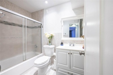 Welcome to this beautifully maintained 2-bedroom, 2-bathroom on Sunrise Lakes Phase III in Florida - for sale on GolfHomes.com, golf home, golf lot