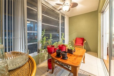 Welcome to this beautifully maintained 2-bedroom, 2-bathroom on Sunrise Lakes Phase III in Florida - for sale on GolfHomes.com, golf home, golf lot