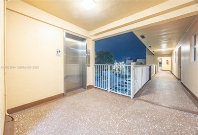 Welcome to this beautifully maintained 2-bedroom, 2-bathroom on Sunrise Lakes Phase III in Florida - for sale on GolfHomes.com, golf home, golf lot