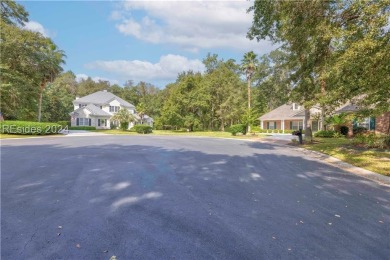 Beautiful building lot in the gated community of The Crescent in on Crescent Pointe Golf Club in South Carolina - for sale on GolfHomes.com, golf home, golf lot