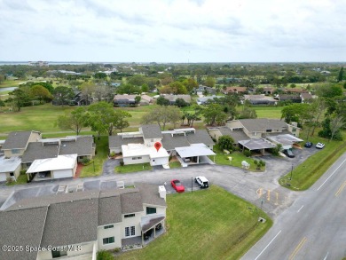This immaculately clean and quiet townhouse is on the Suntree on Suntree Country Club in Florida - for sale on GolfHomes.com, golf home, golf lot